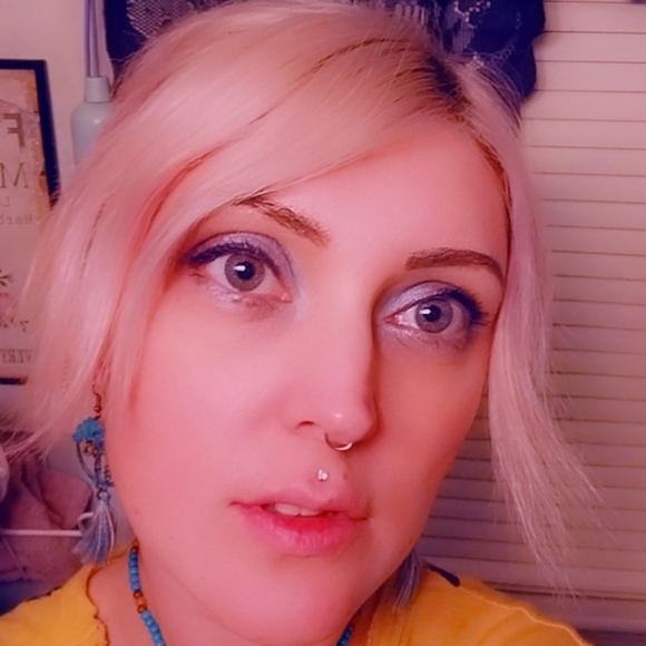 Meet your Posher, Amber - Picture 5 of 8